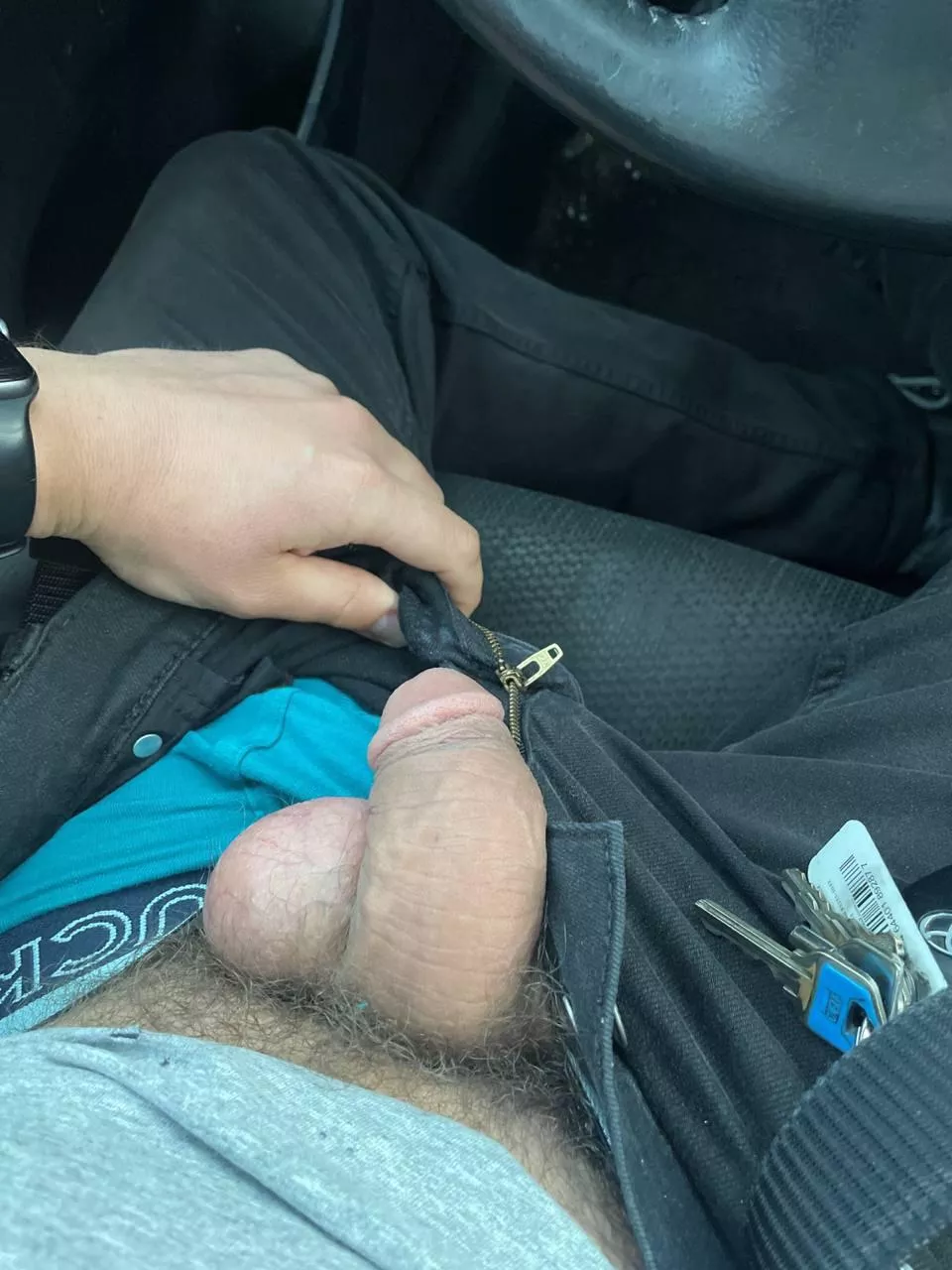 Letting it hang 🤙 (31) posted by ResortOk1707