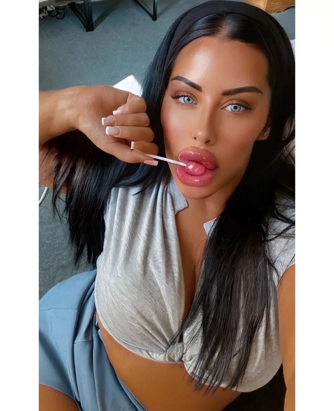 Love the tan posted by bimbol0ver