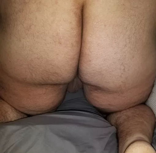 Really want someone to spread these cheeks by bwerp