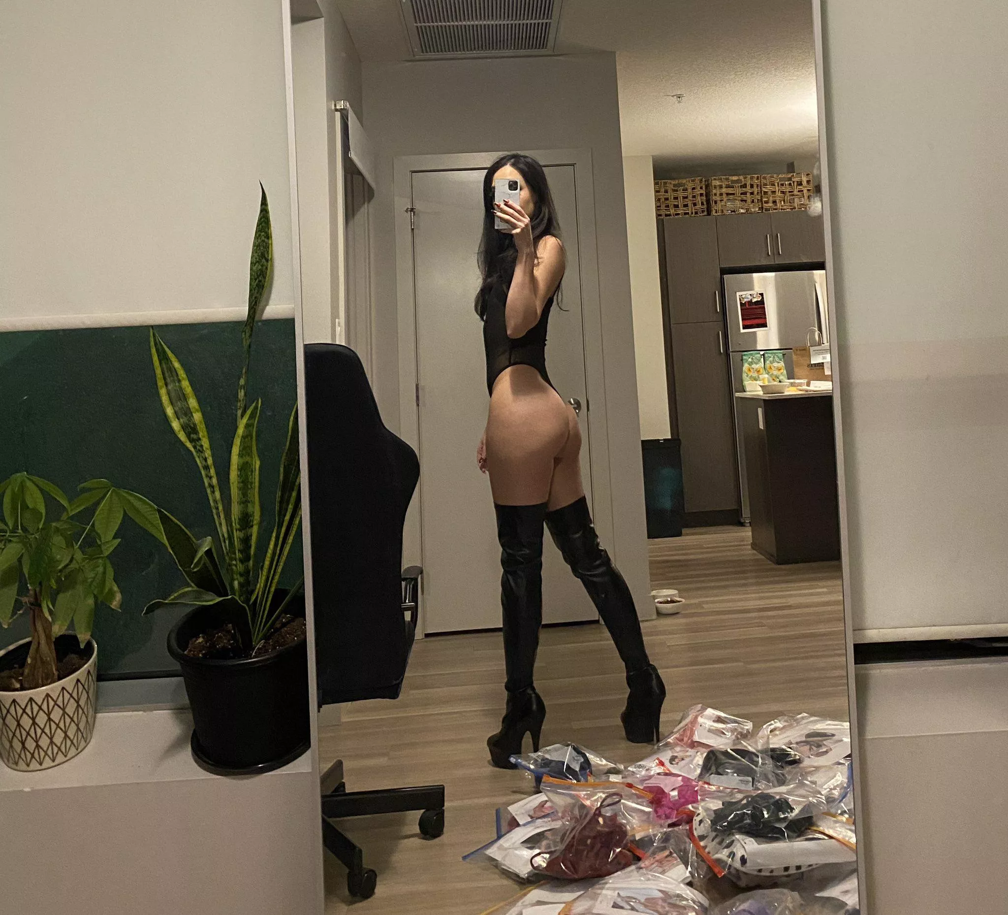 shine it for me?😏✨ posted by Mobile-Code7310