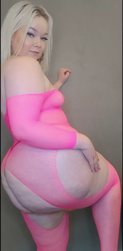 Thong Thursday 🩷 by sandie_cheeks