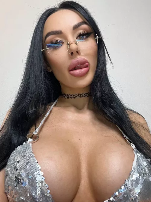 Your bimbo is back by Mia_murrX