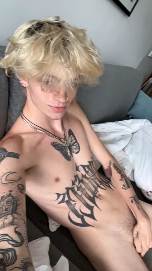 20 Get on your knees for me ? by Eros6x