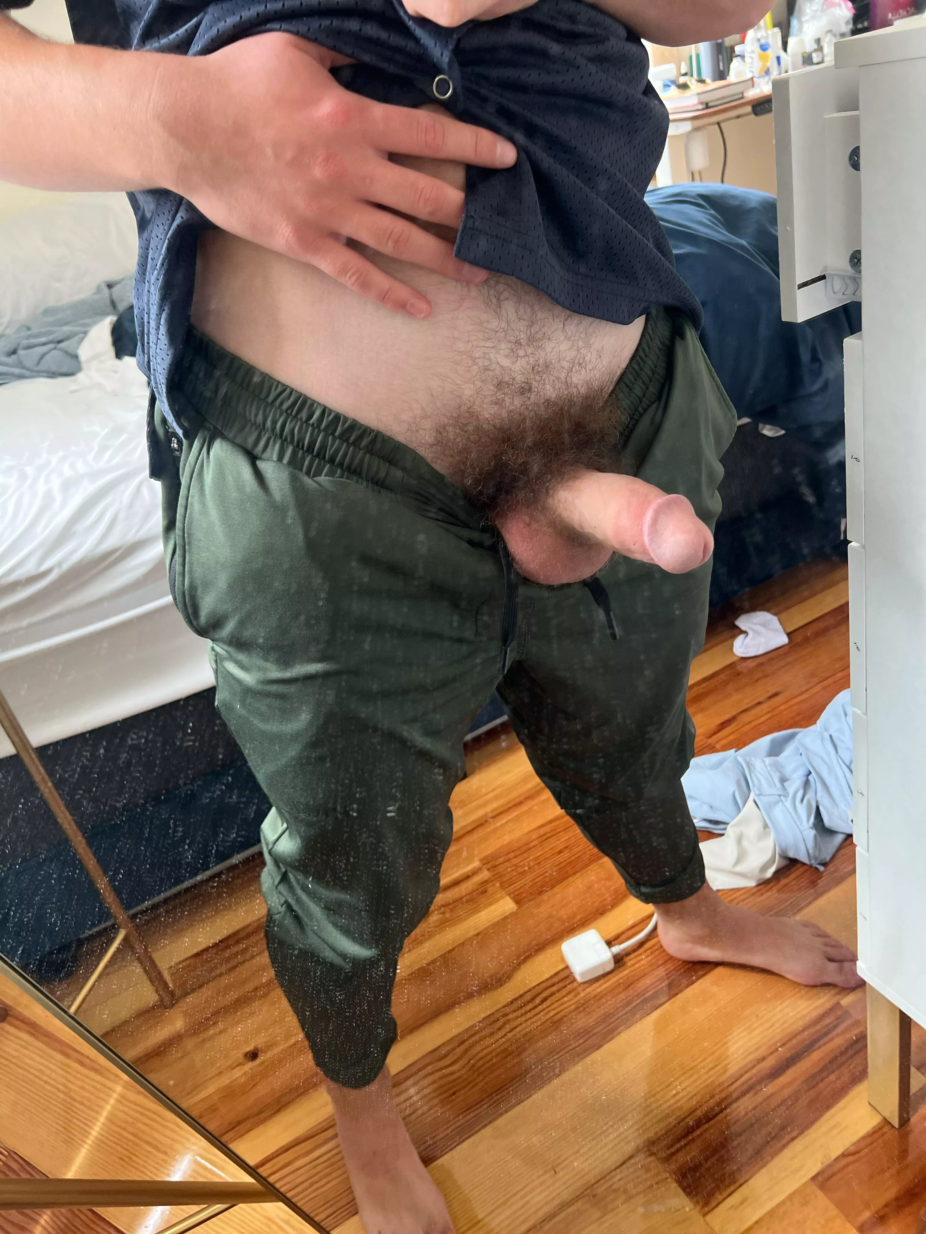 21 college senior looking for other fit hairy college bros posted by Zestyclose_Estate520