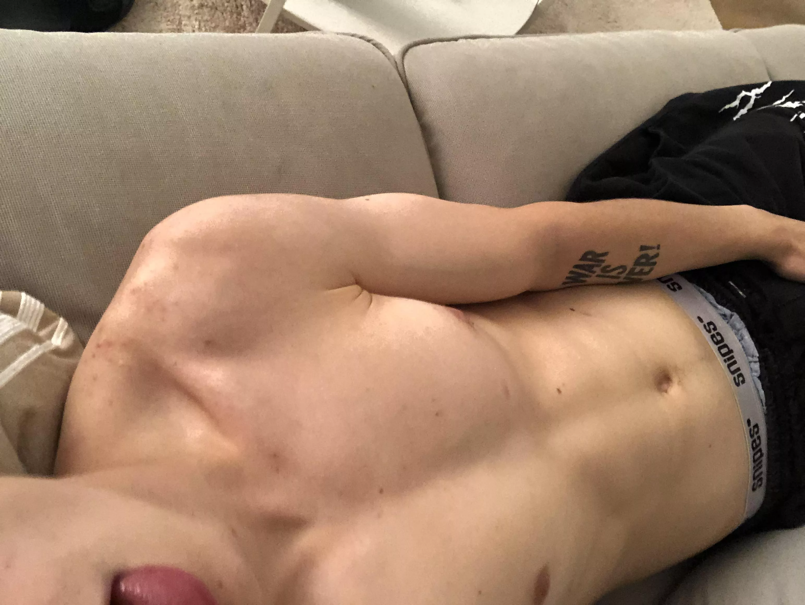 Chillin posted by Chiimneyy