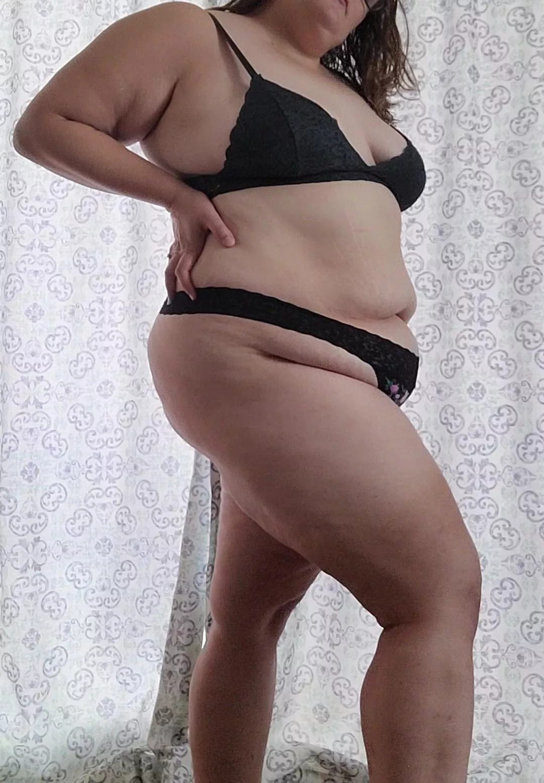 Curvy and confident posted by Frecklefriend