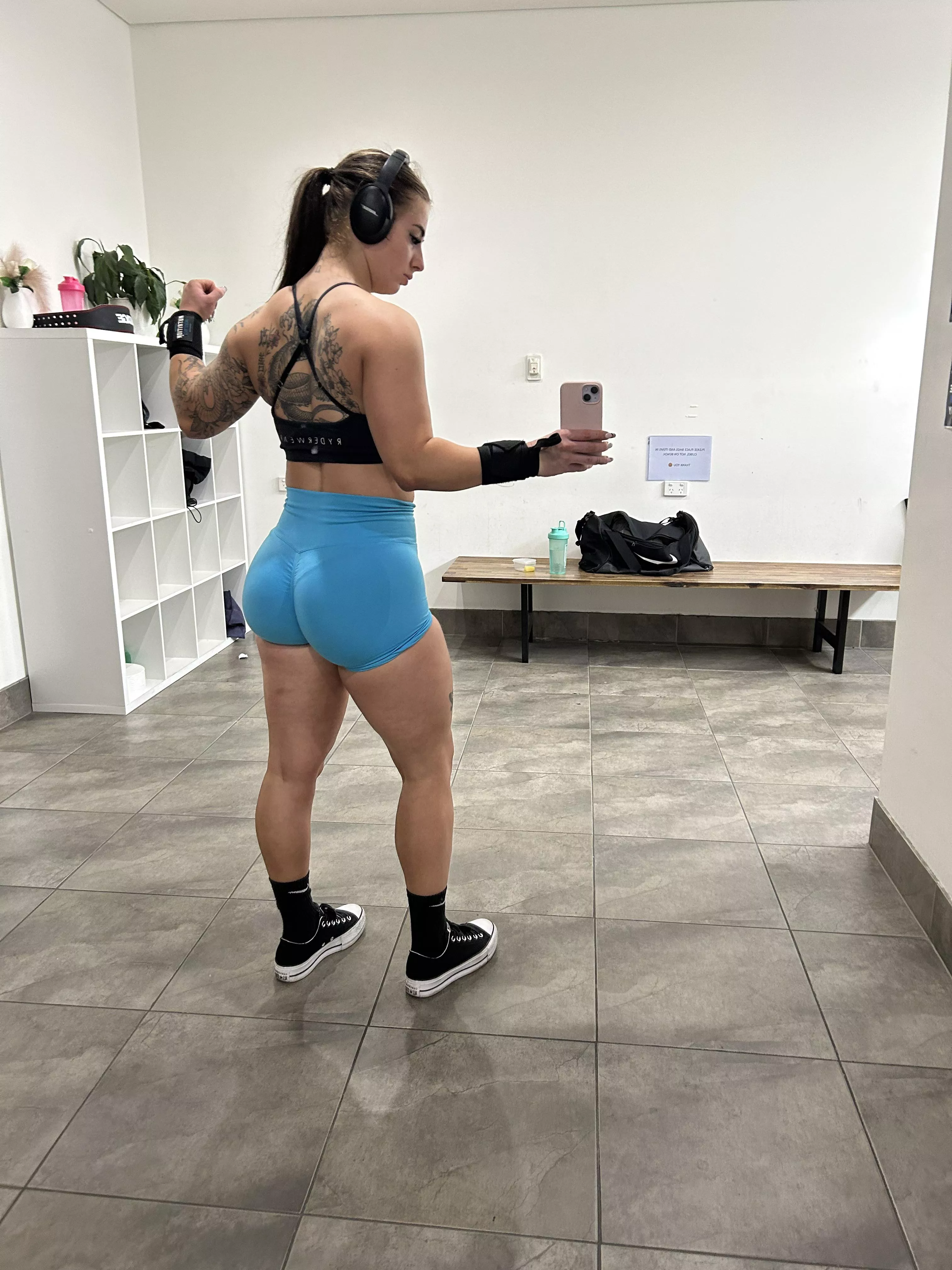Hot girls with muscly back tattoos? posted by b1gbootybabe