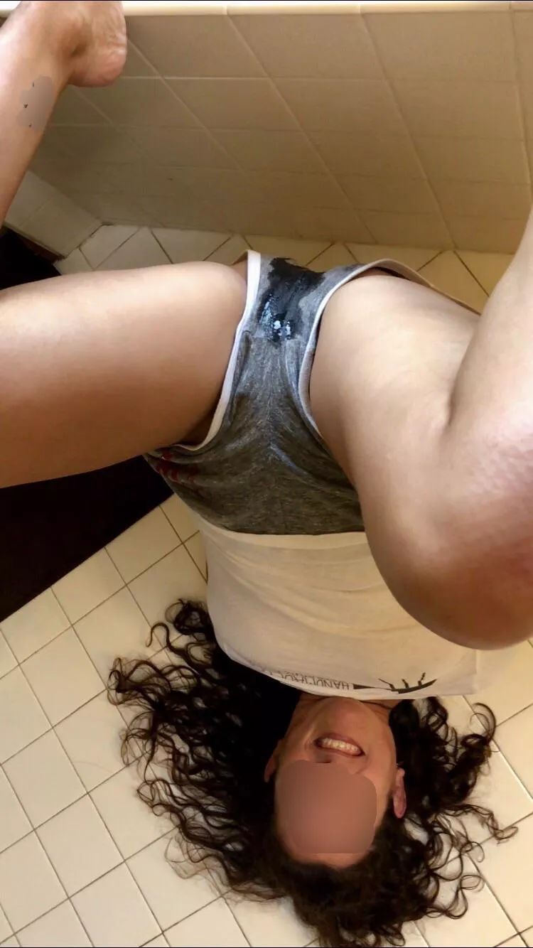 I put Annie (wife, 55) upside down and had her piss herself... posted by Deckerstarstan