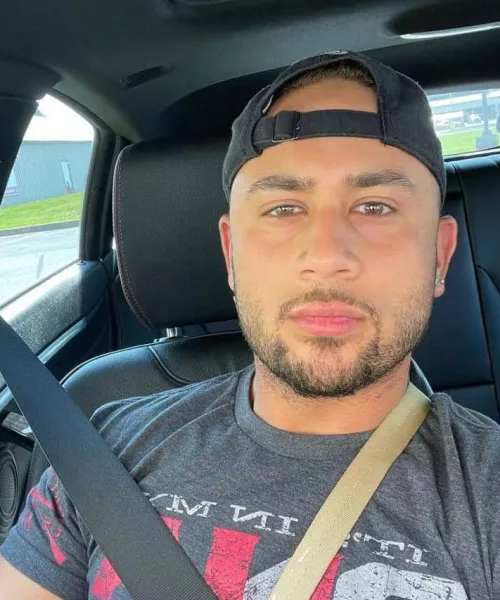 I'm single looking for serious relationship by Academic-Pipe-2582