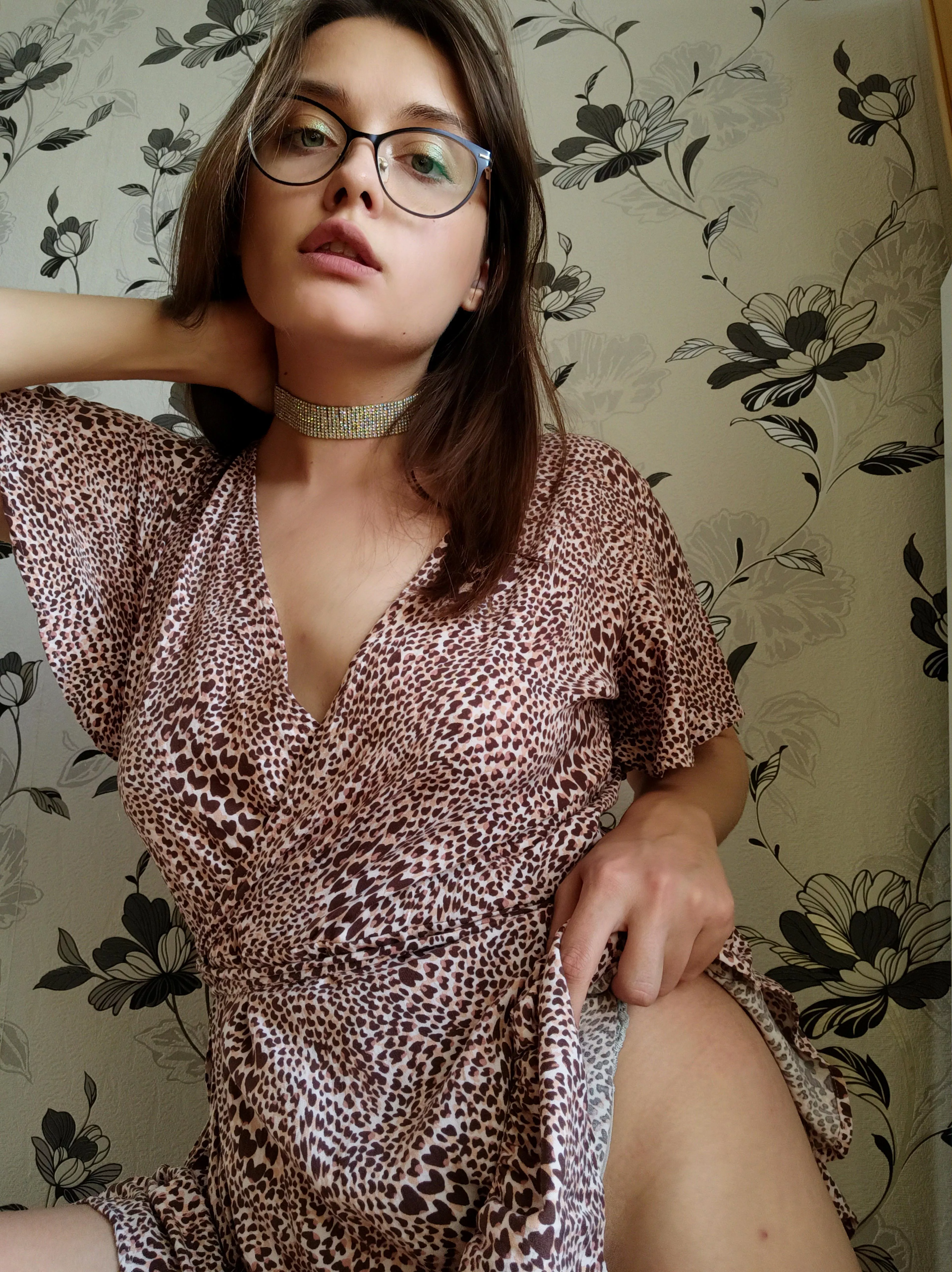 It's going to be hot in the office today posted by Honey_69_