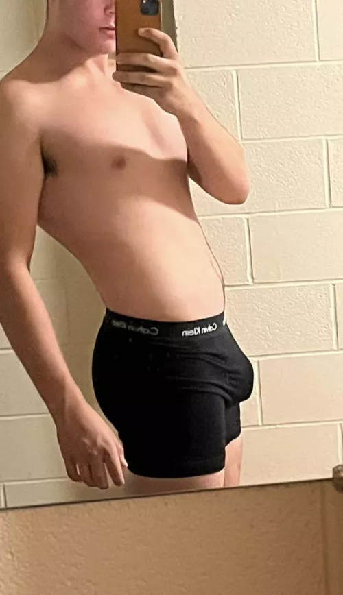 Just turned 18! 🥳 pic from my dorm by Ok-Bath-6535