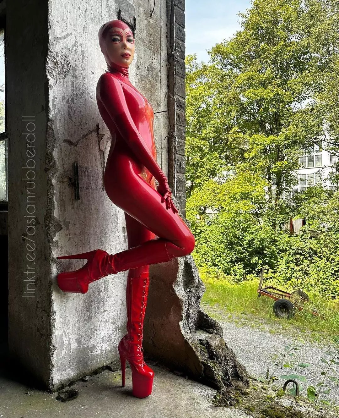 Lost place 🫂 latex posted by latex-desire