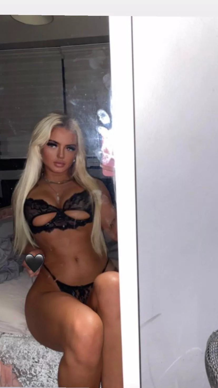 Perfect blonde chav posted by yeetymeatywheaty