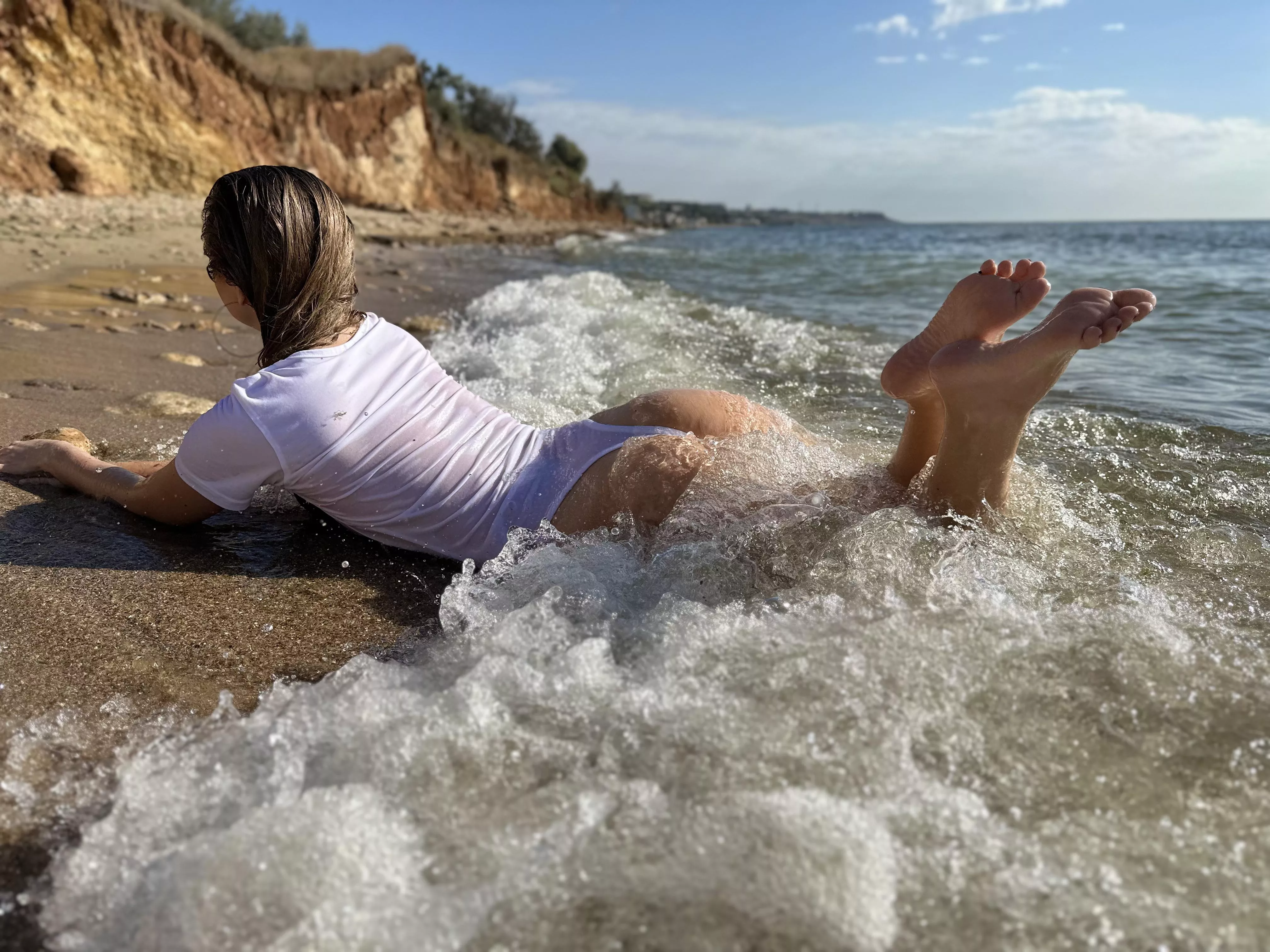 sea ​​waves game posted by LaylaVav