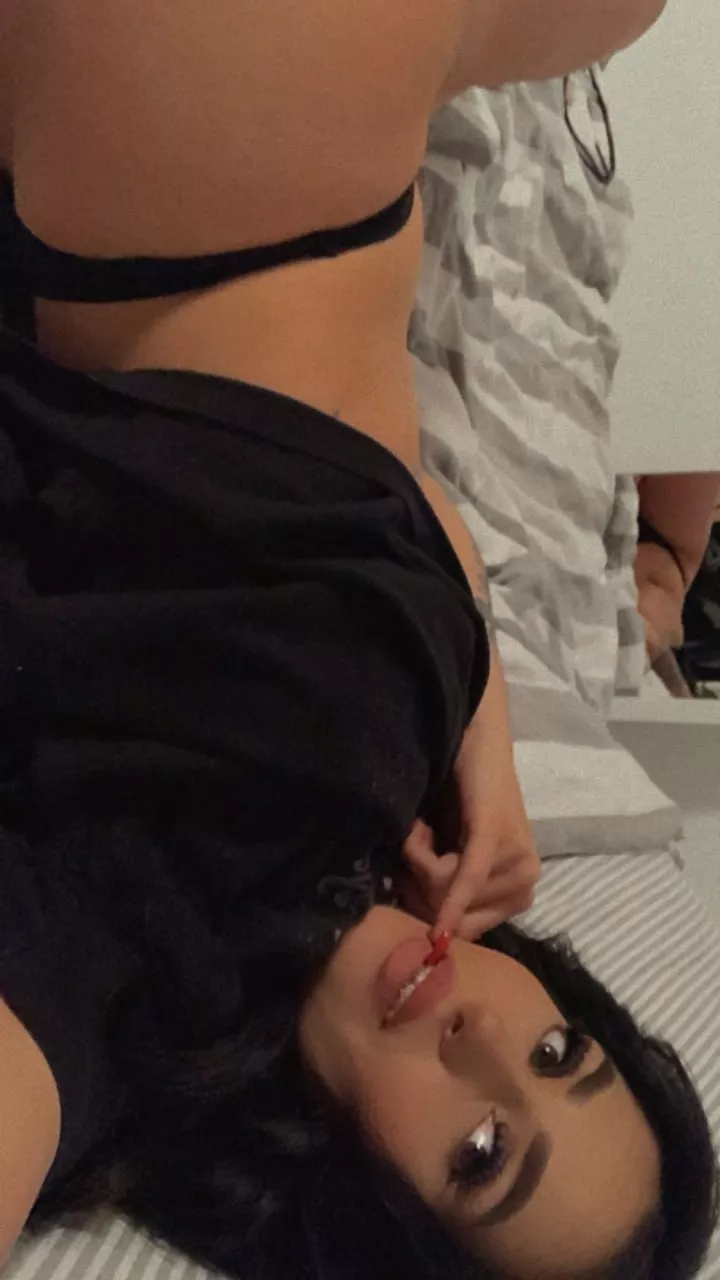 selfie because i'm wet posted by Hailey-Hunter