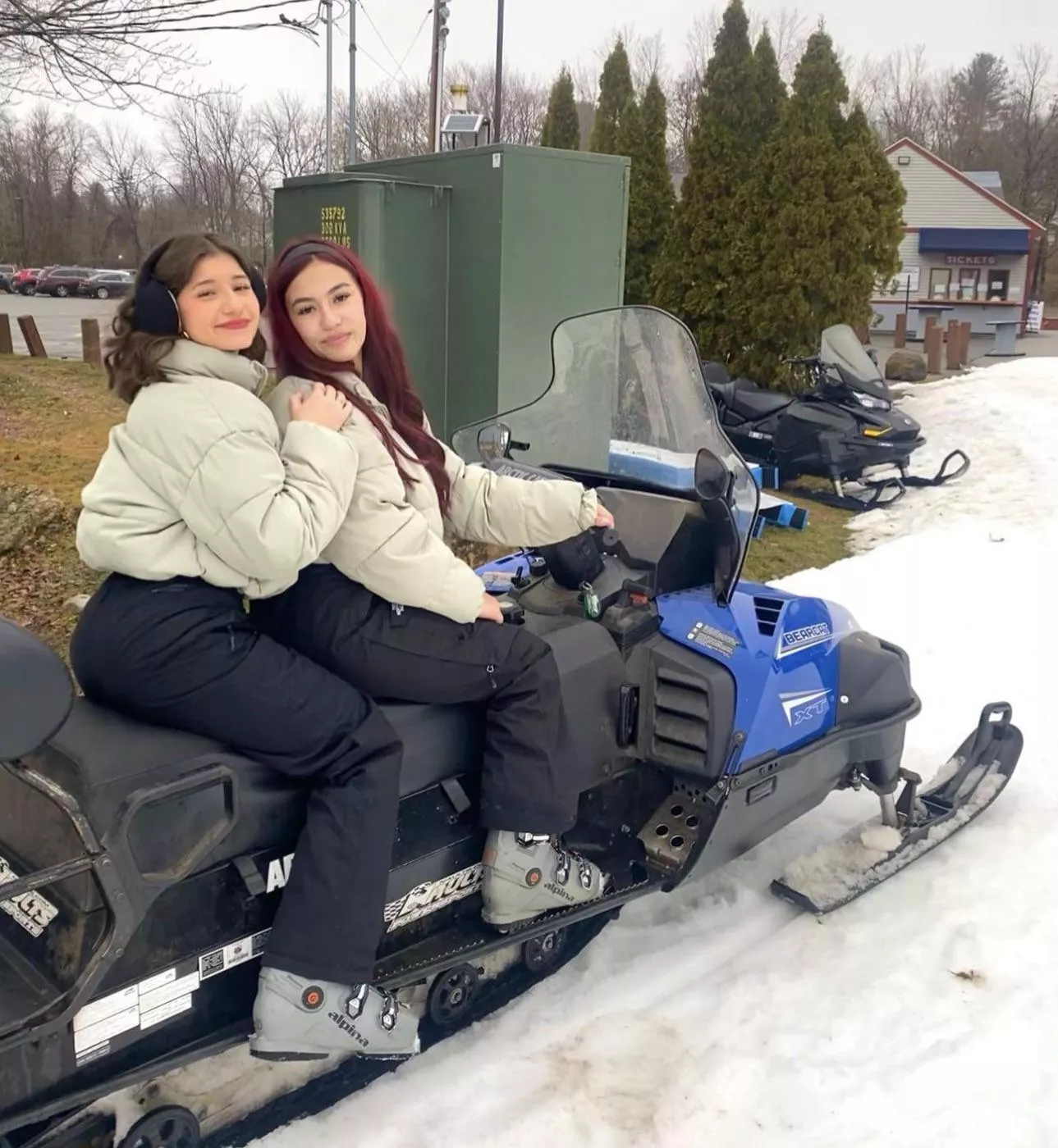 Snow girls posted by Much-Food-281