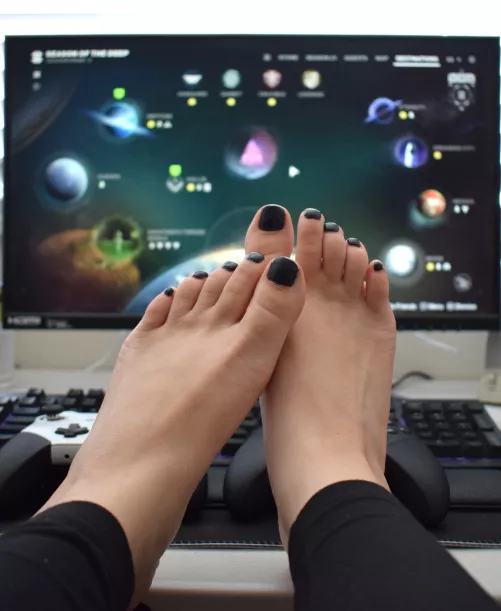 So....anyone into destiny ? Or starfield? by snowpeas88