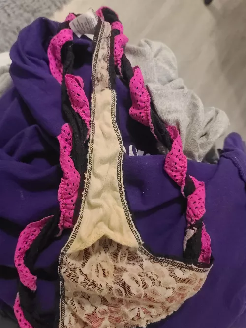 they smell amazing by BigTitan1991