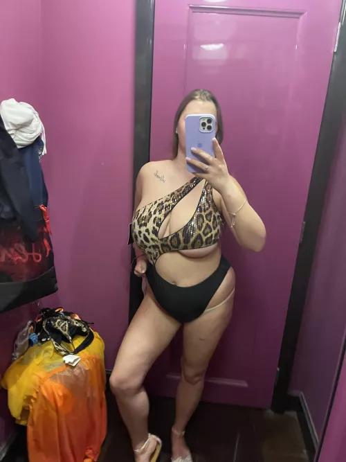 This curve princess needs a king by CoolestHaroch