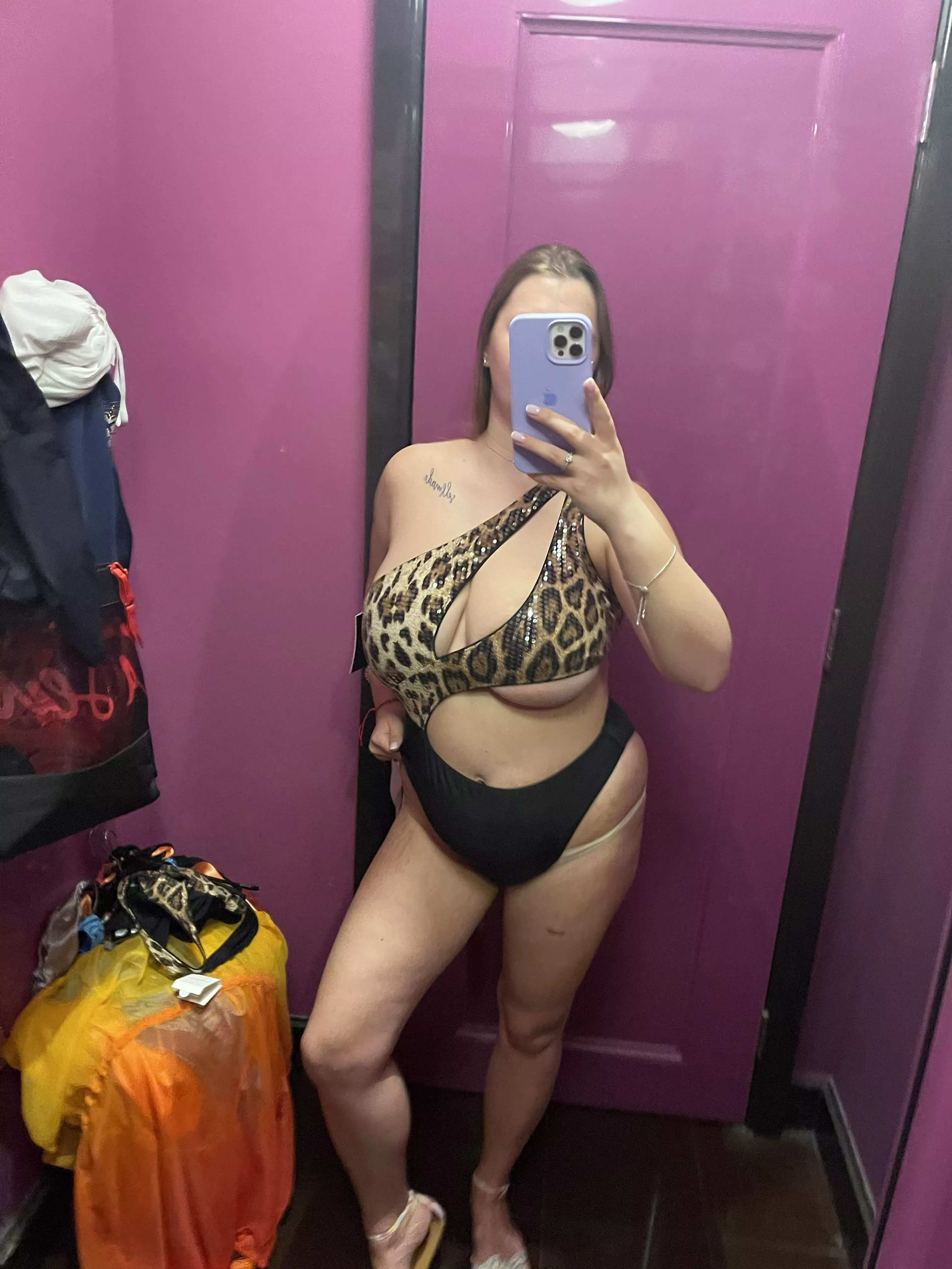 This curve princess needs a king posted by CoolestHaroch