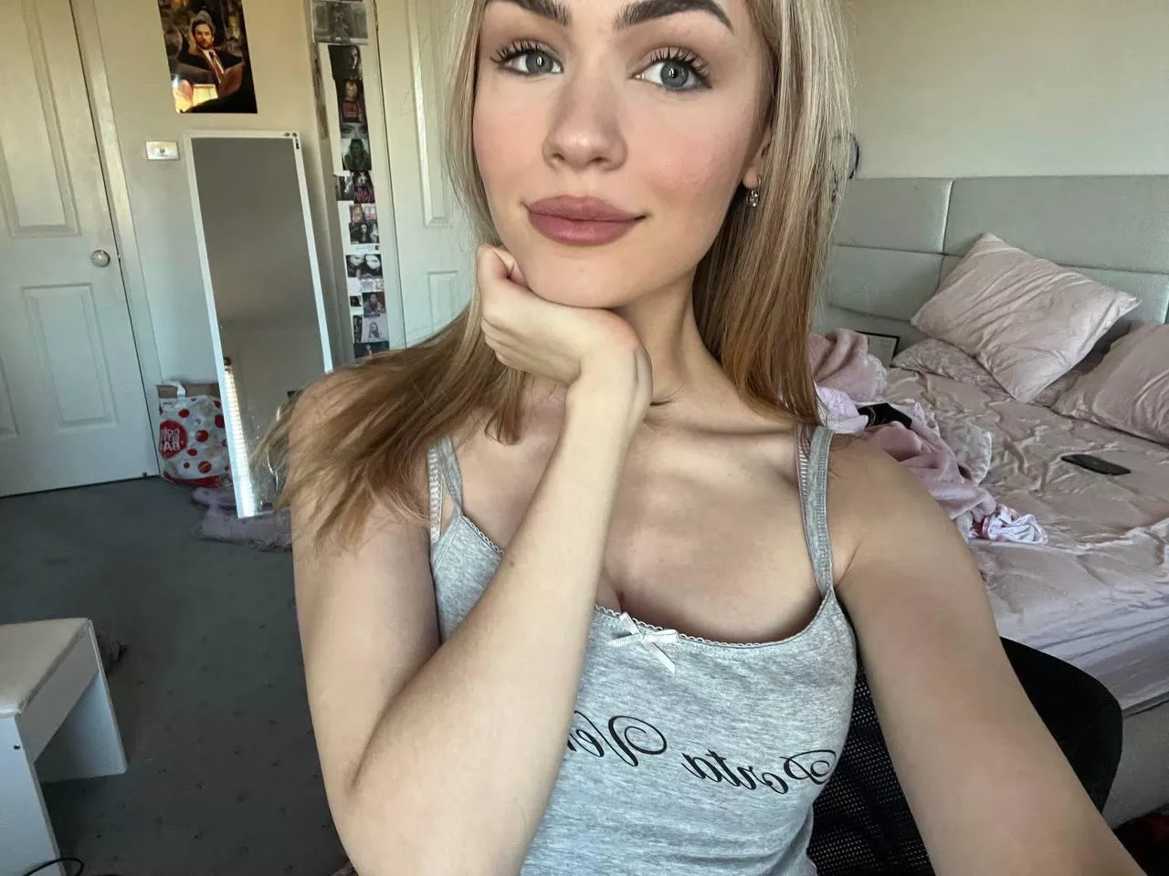 [TW] Time to go film myself posted by doll_eyesblue