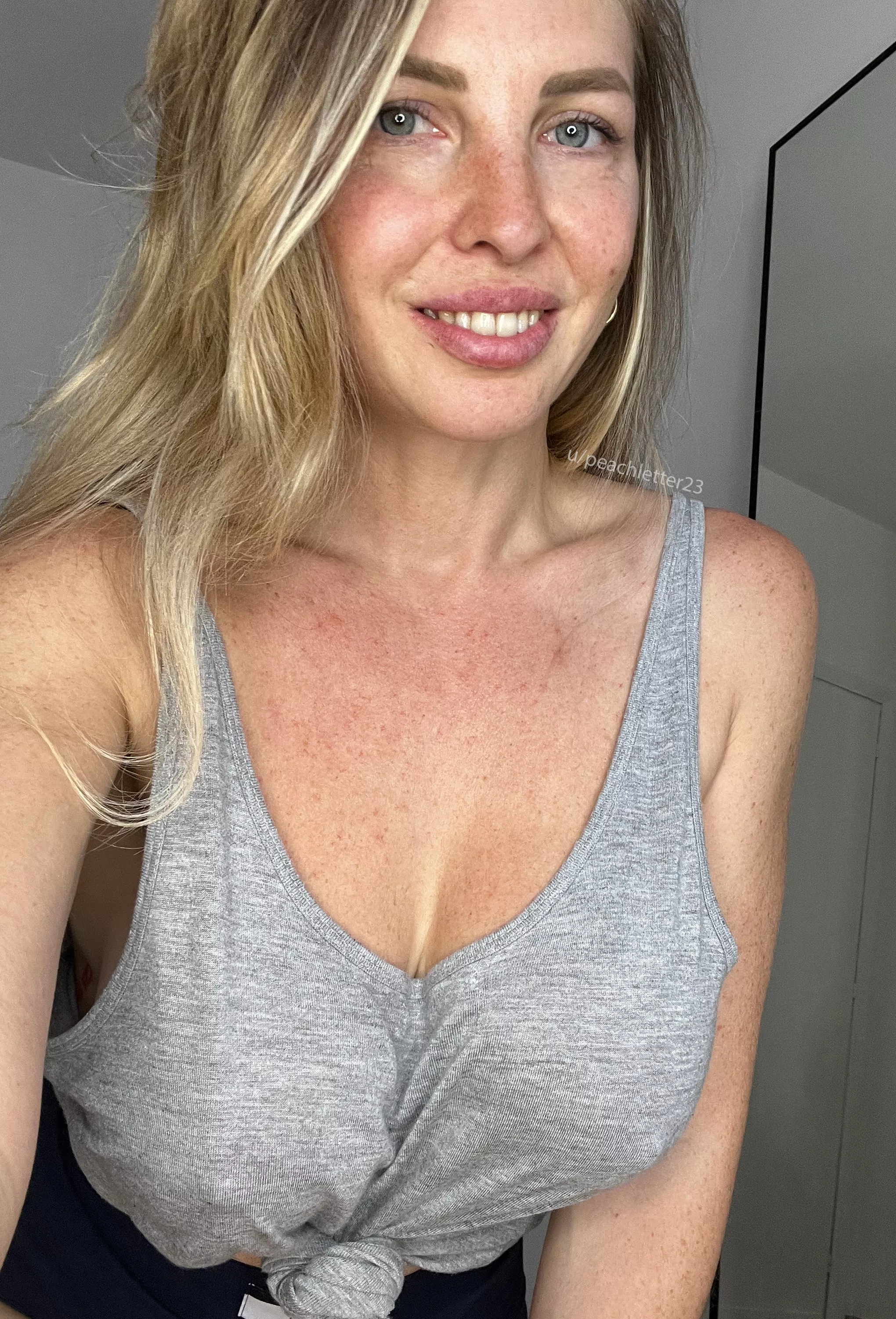 Unaware of the pokies while taking this picture posted by peachletter23