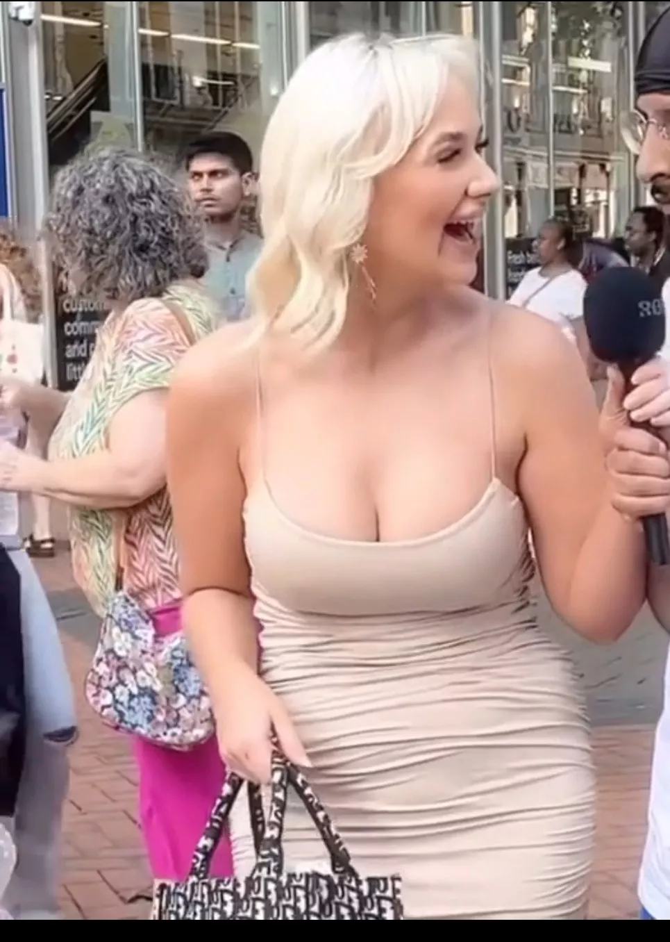 Who the busty girl? posted by alielite