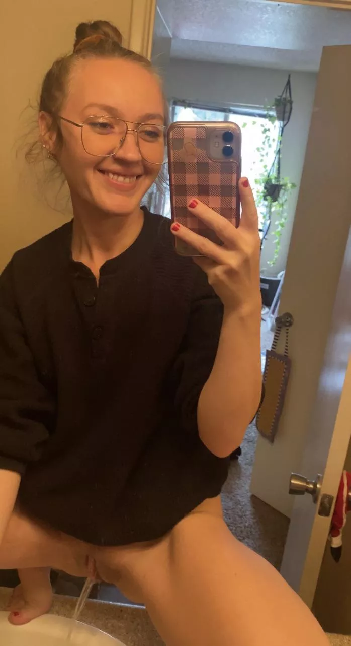 You catch me peeing in the sink, then what 😈 posted by SpitInMyMouth420_