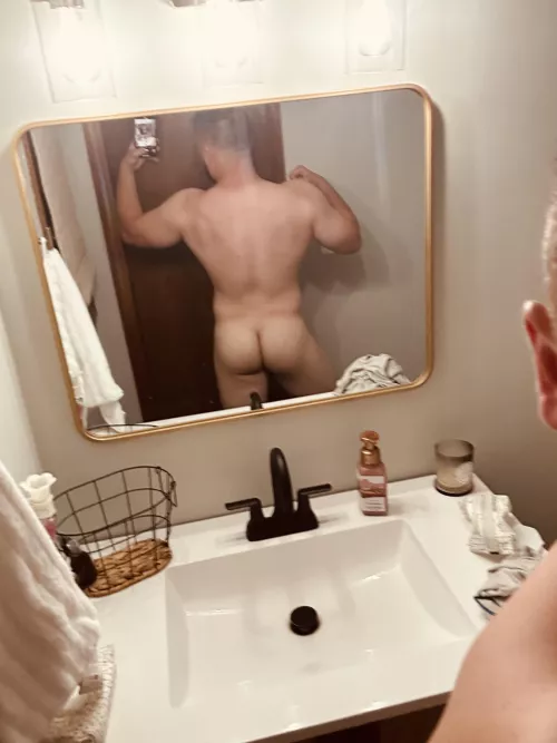 Are my squats paying off? 🍑 by LeoTheWallStreetWolf