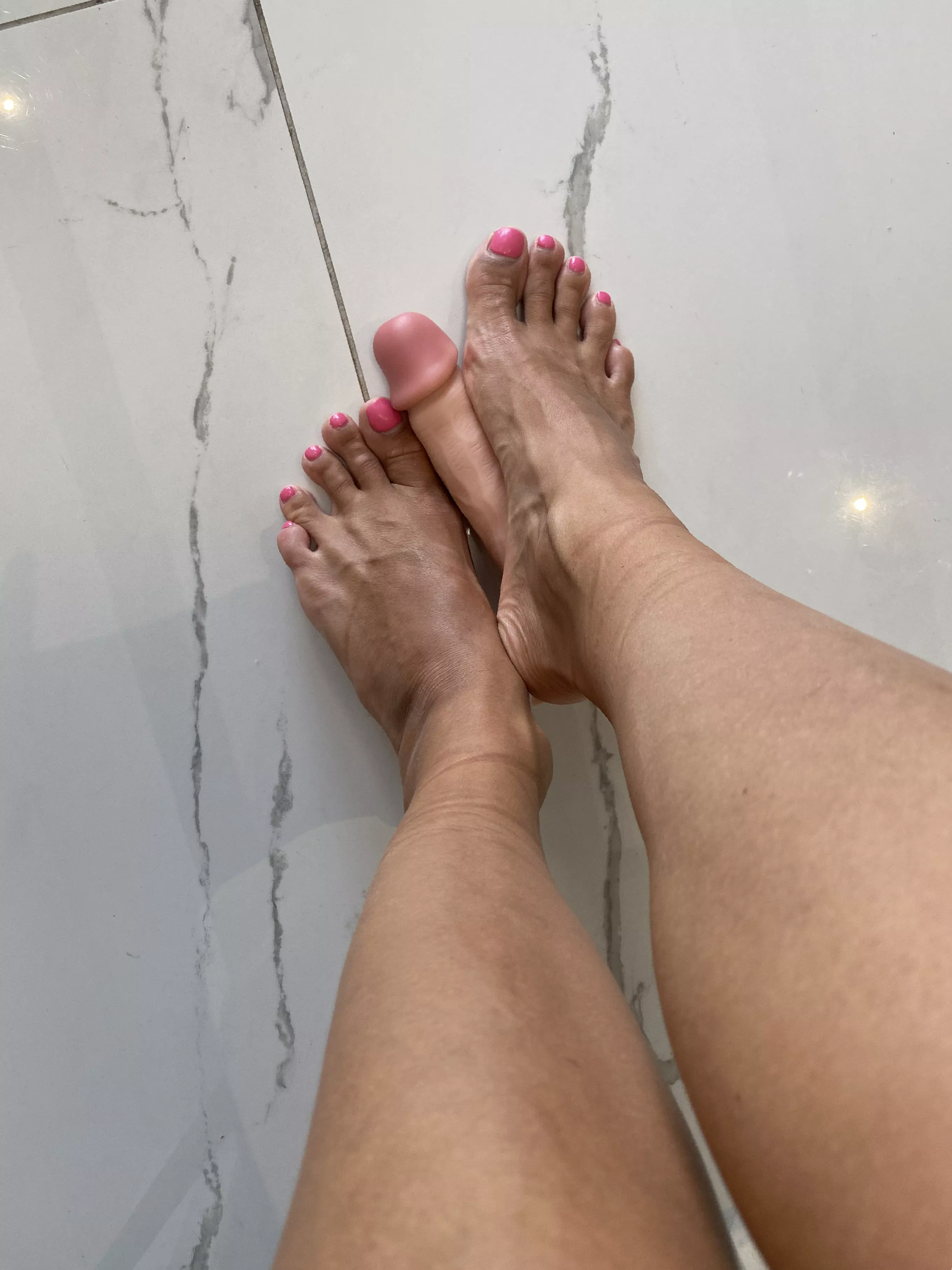 Floor is cold, wanna warm up with me? posted by AbackFreckle97