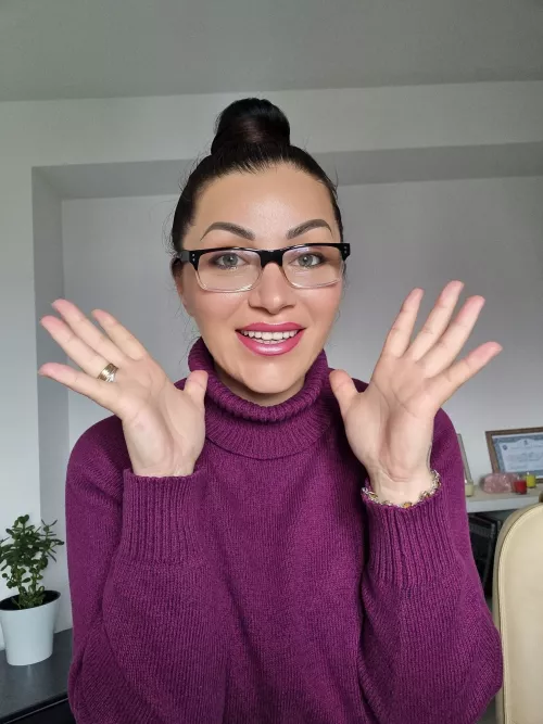 Girls who wear glasses have fun too by Miss_Maxine