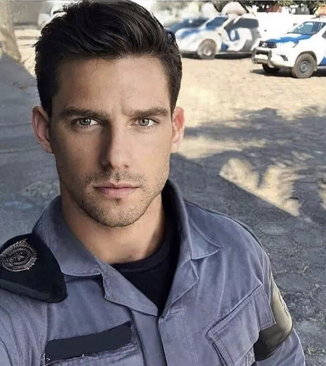 Handsome posted by PeteGuy23