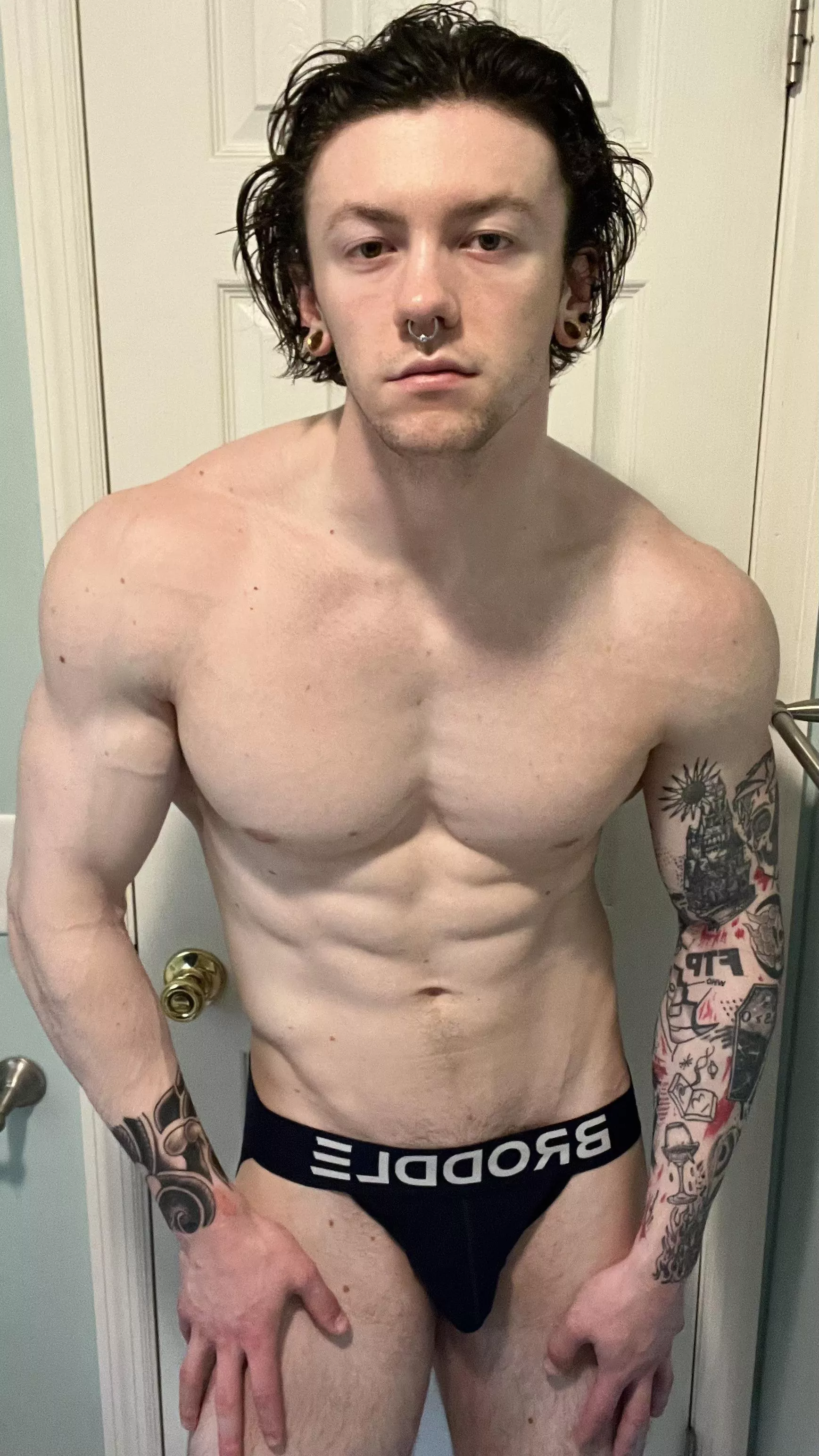 Having a slutty Saturday posted by sadandhydrated_97