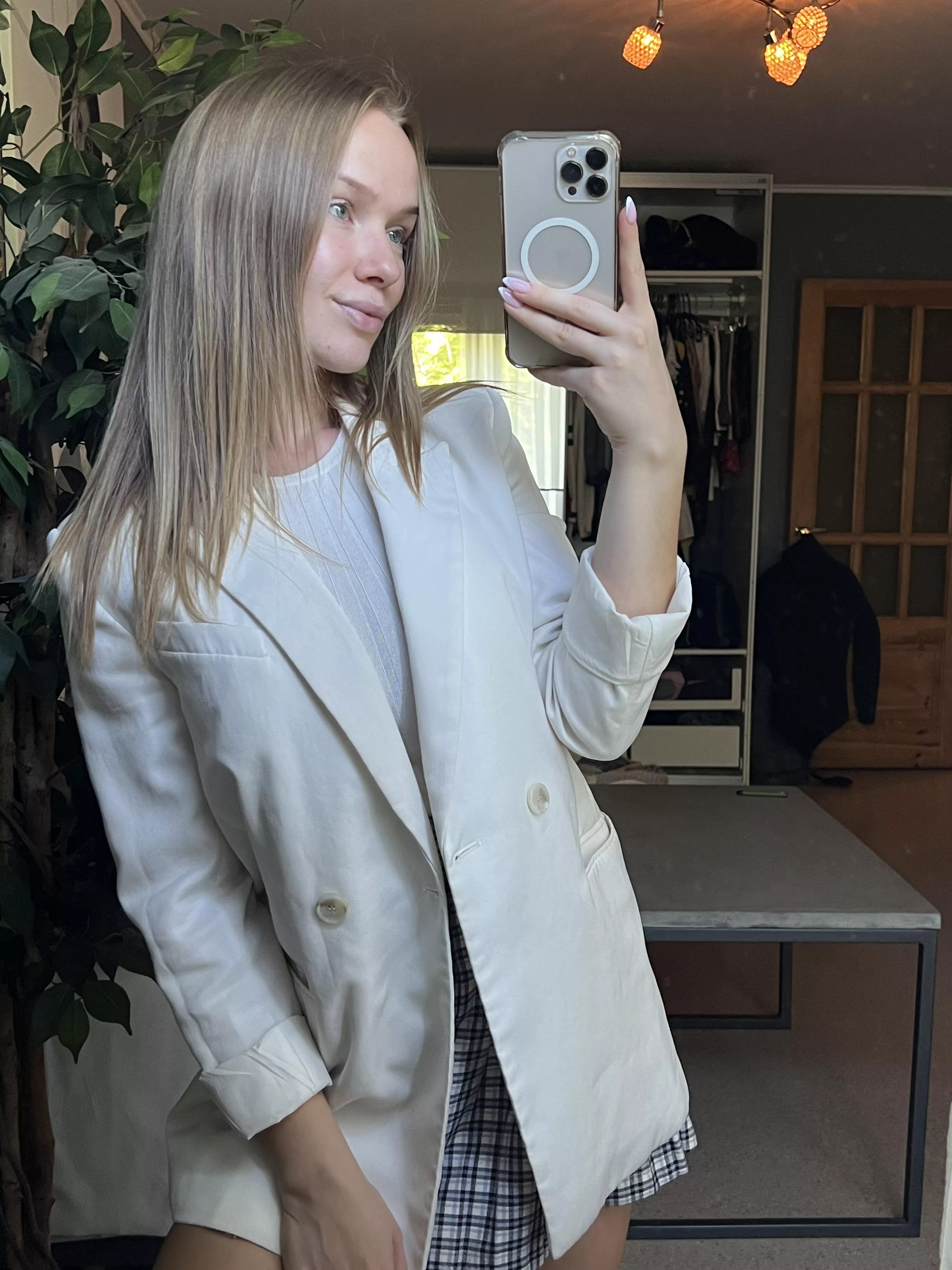 IUTR 💗 posted by EmbarrassedBuy8407