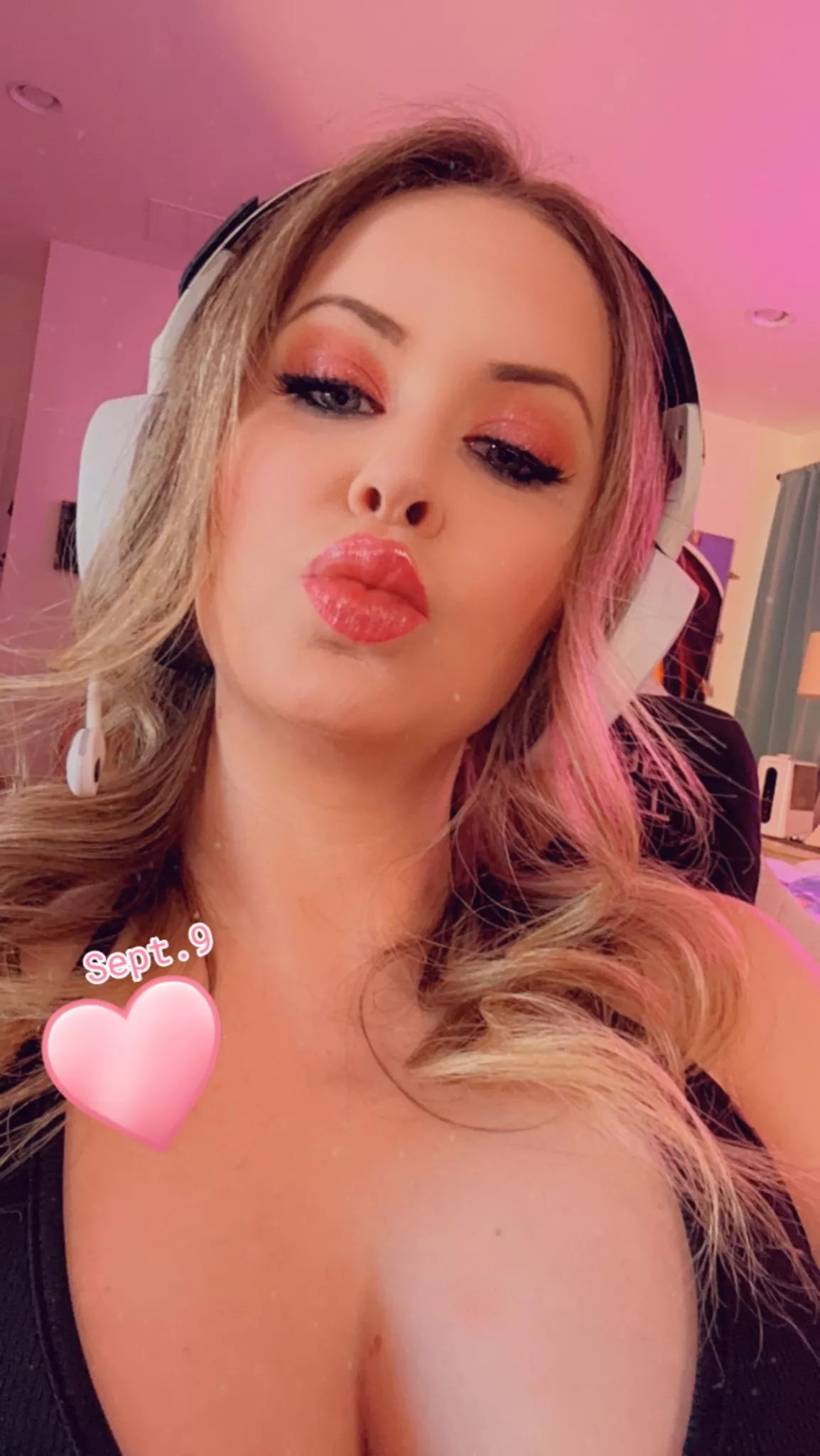 Kisses posted by carl6236