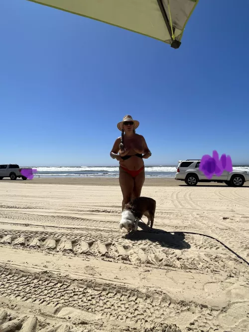 She flashes them everywhere these days 😝 by naked7171