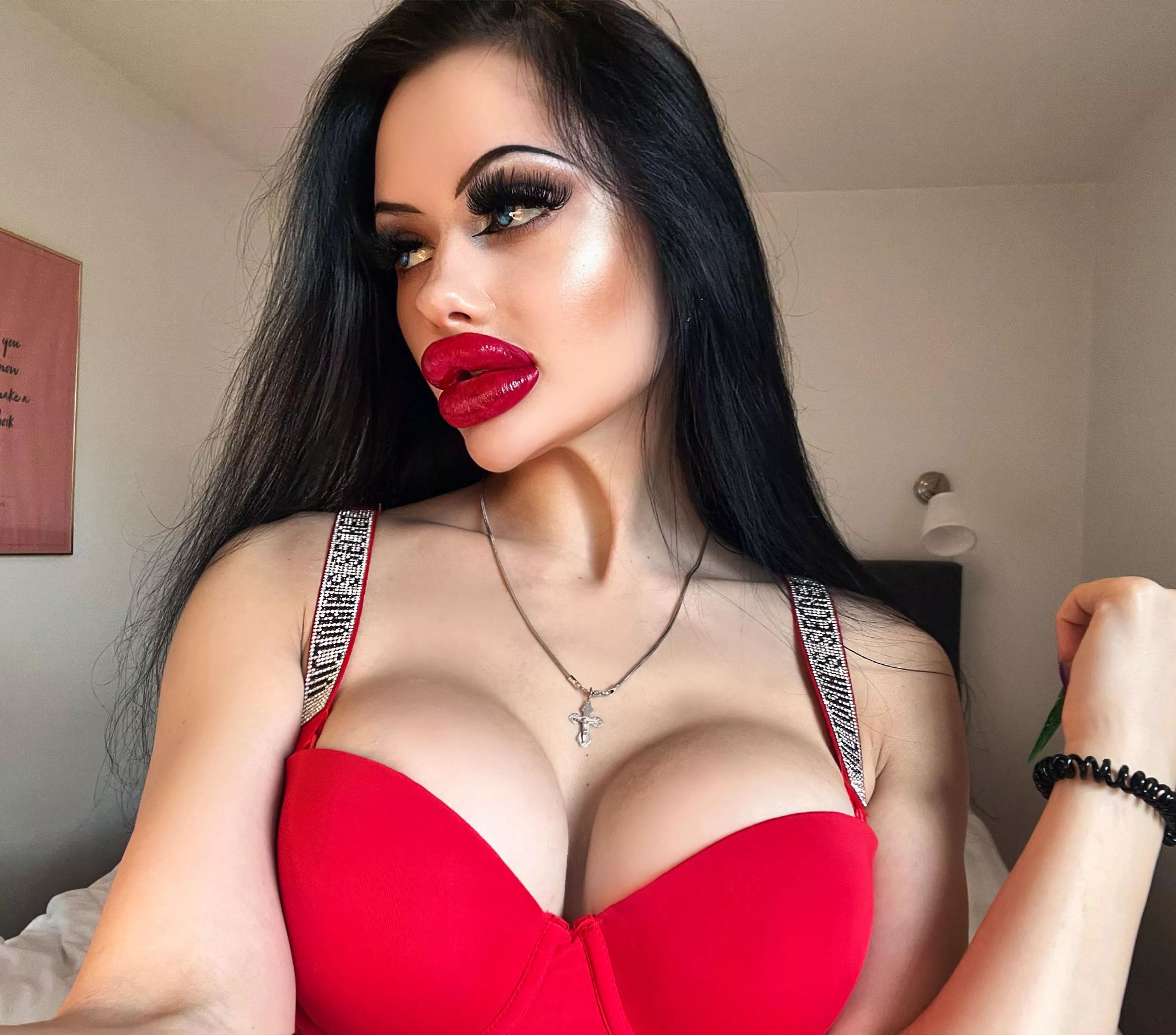 Shiny red posted by Fine-Ad2329