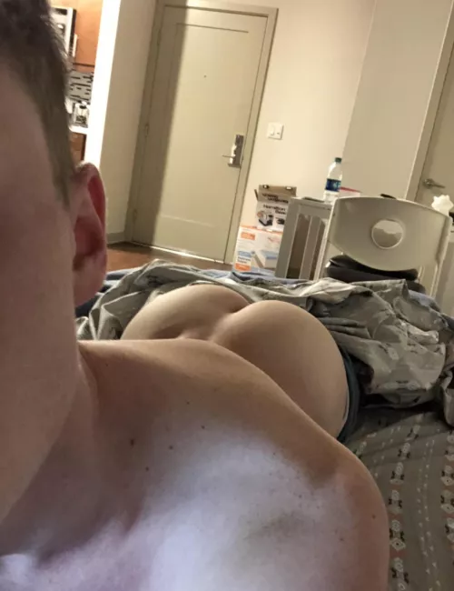 18 i want you to lay on top of me by strawberryboiboi