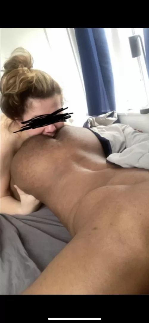 Bi girl making out with a black ass by lookingforthechewin