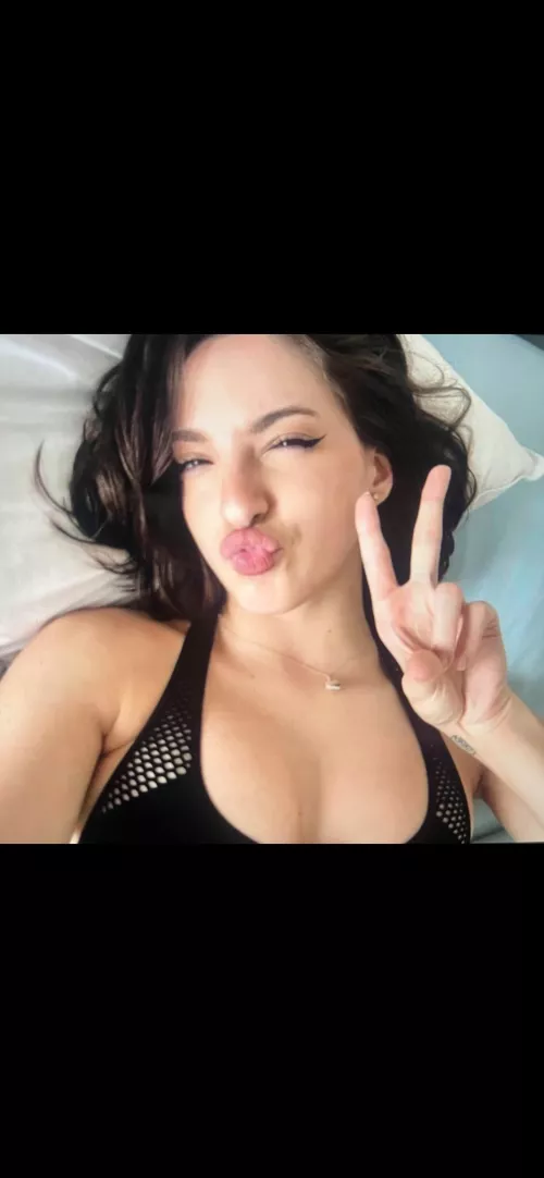 Bri Torres pout by lonelyalbuq