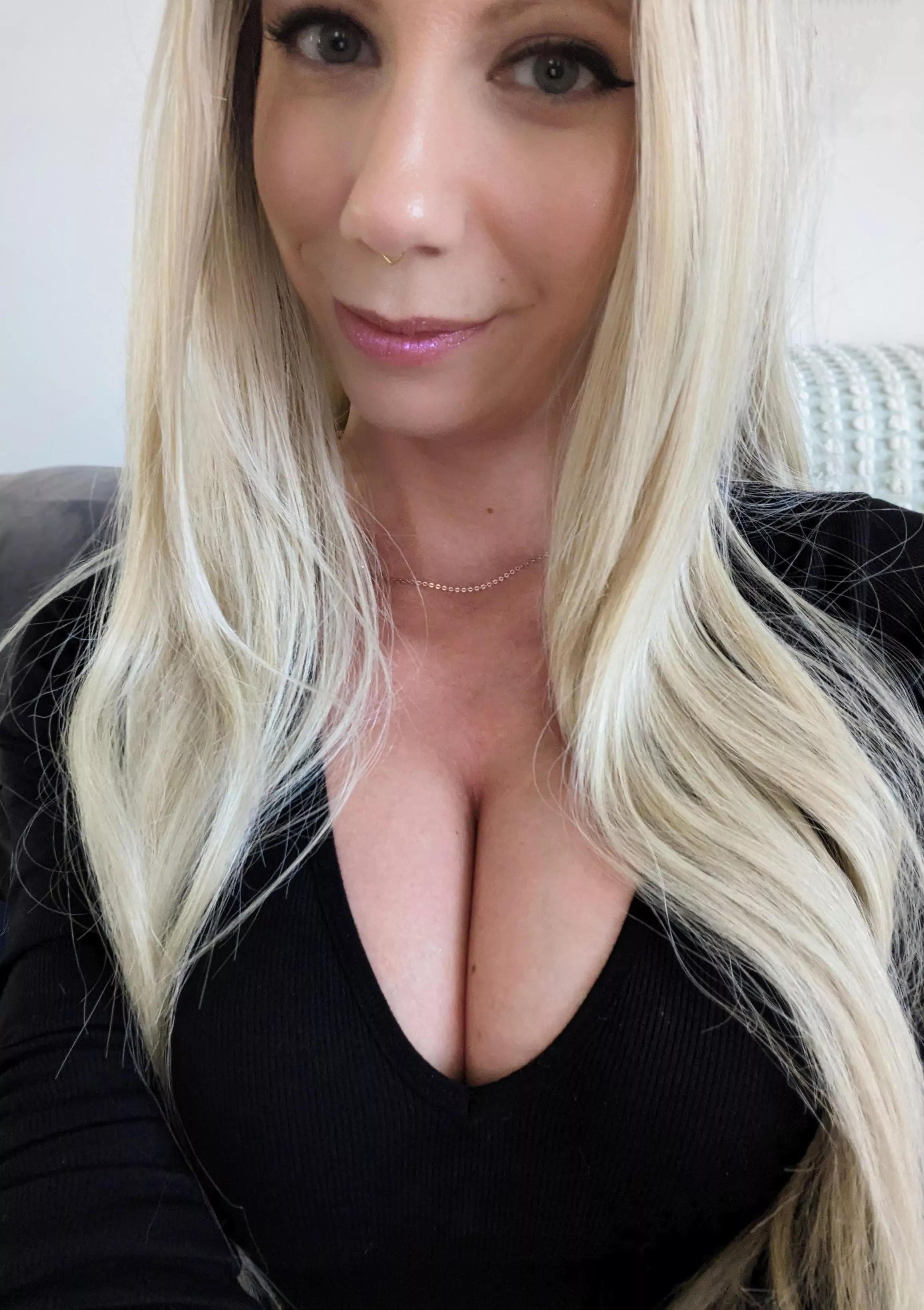 Come see them irl! Im Live rn! posted by BrookeBancroft