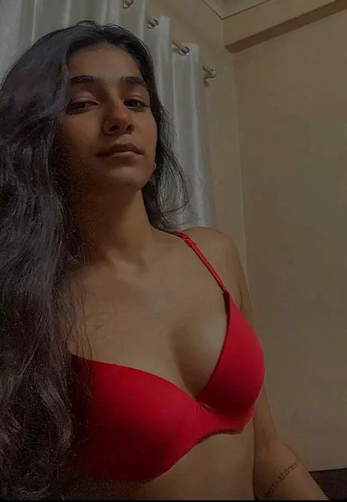 Daddy says red looks good on me. by Dvdhere16