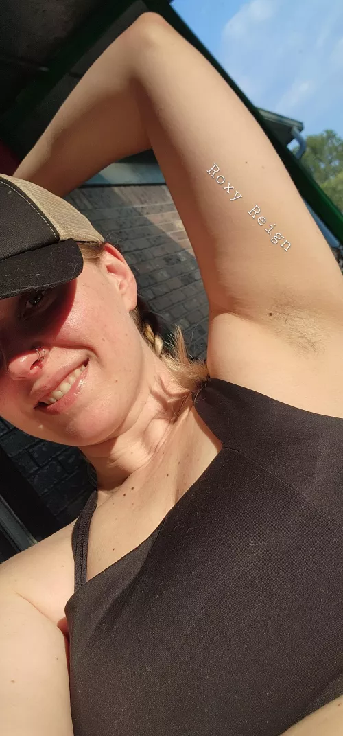 Enjoying this beautiful weather and showing off my sexy pits by RoxyReign18