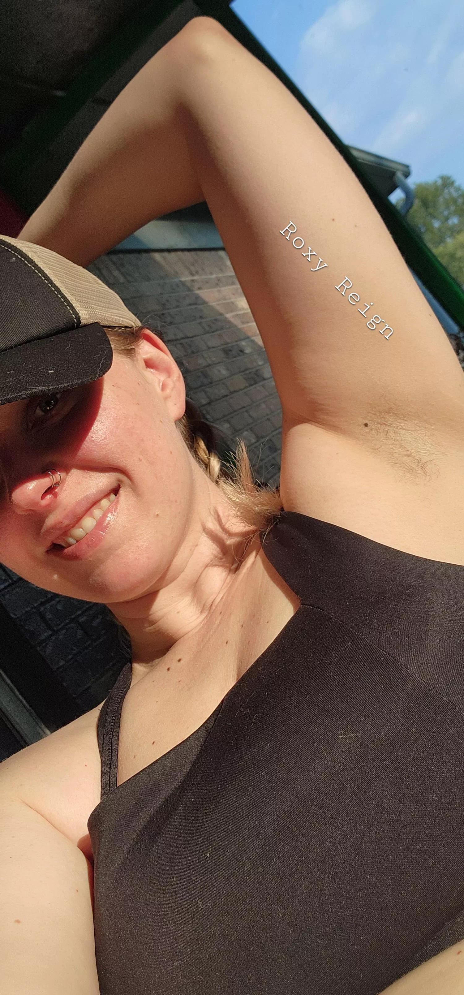Enjoying this beautiful weather and showing off my sexy pits posted by RoxyReign18