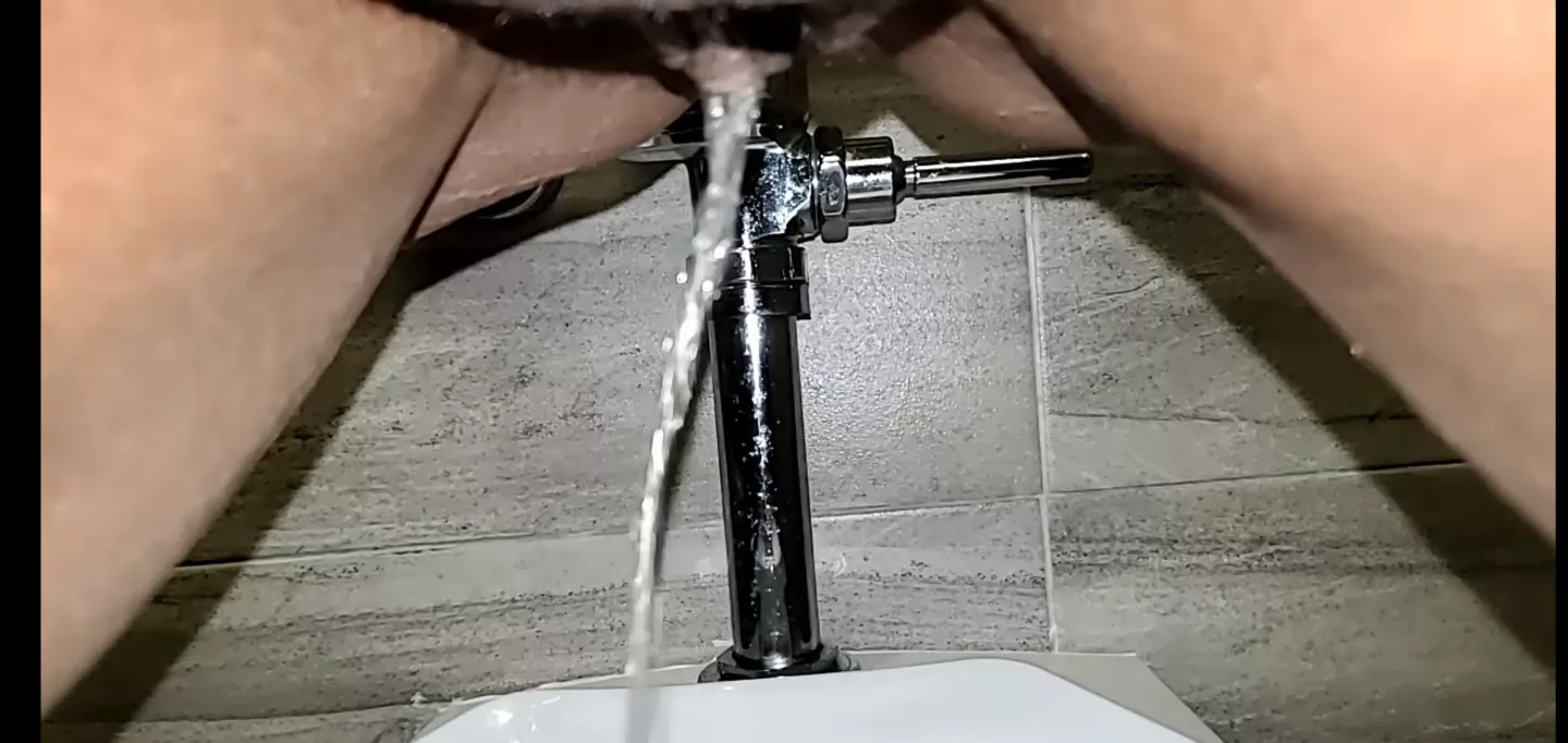 First time showing myself pee here posted by Terrebeltroublemaker