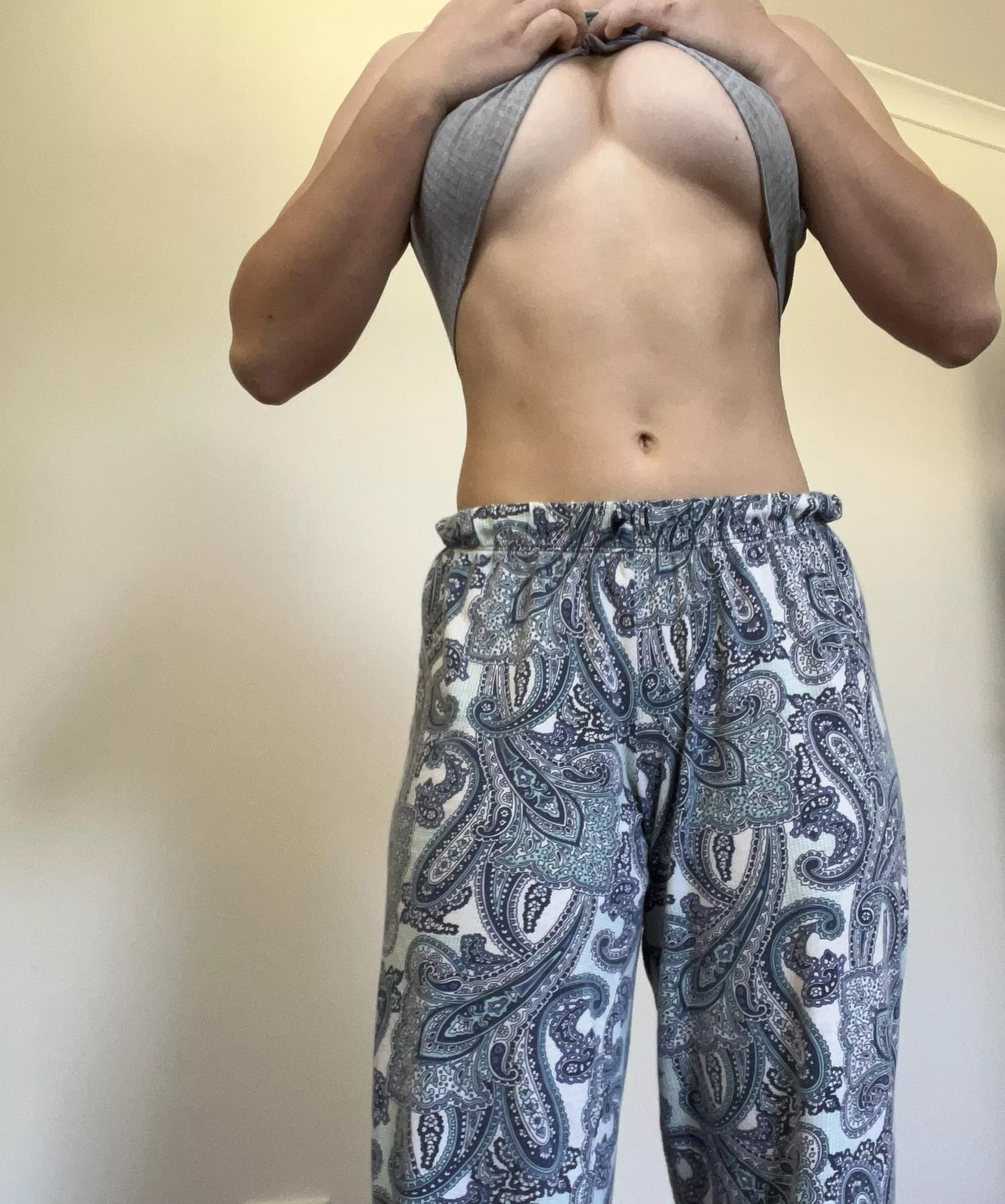 Hope everyone has a good week posted by SkylaRosy