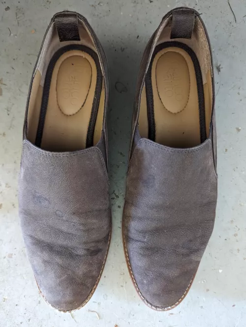 How to get rid of stains from suede shoes ? by Moocowsaurus