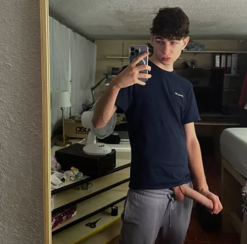 It’s sweatpants season by Big-Hospital1862