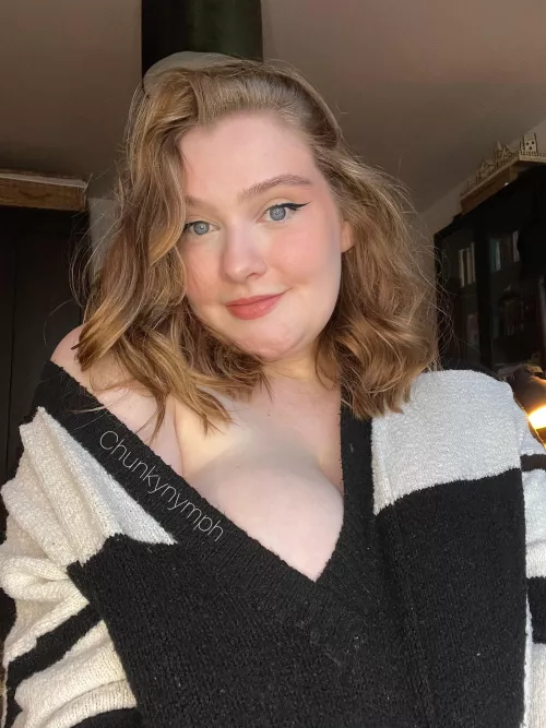 Just a chubby girl swinging by to say hi! by chunkynymph