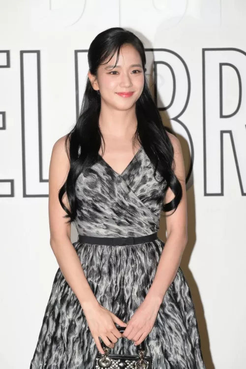 Kim Ji-soo by DesiSongs